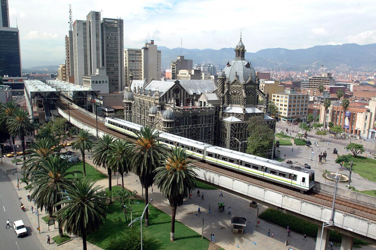 San Peter Apartments Medellín Eksteriør billede